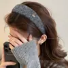 2026 Nuevo Estilo Diadema de Mujer Plisada de Ala Ancha Sensación de Alta Gama Cubre la Parte Superior del Cráneo Hace que la Cara se Vea Más Pequeña Cubre la Raya del Cabello Pinza para el Cabello Accesorio para el Cabello