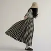 Colección Otoño 2026 para Mujer: Vestido Largo de Algodón y Lino Teñido en Hilo con Cuadros Grandes, Estilo Mori, Artístico, Ceñido a la Cintura, Adelgazante