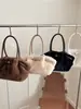 Bolso de felpa para axila de gran capacidad de moda transfronteriza, bolso estilo cesta de verduras de alta calidad, bolso de hombro tipo tote versátil, simple y moderno