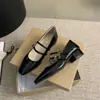 Zapatos de mujer plateados de corte bajo, nueva versión coreana de primavera y otoño, estilo francés, elegantes, como de hada, cómodos para ir al trabajo, zapatos Mary Jane con tacón grueso.