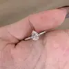 Anel Popular Ultra Brilhante em Formato de Planeta Gota d'Água do Xiaohongshu para Mulheres, Luxo Leve, Único, Cool, Design de Anel de Alta Qualidade