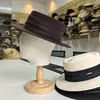 Sombrero de fieltro de lana estilo japonés para otoño e invierno con textura mate, decoración de satén plisado, copa cóncava, ala plana, sombrero de moda vintage