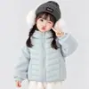 Ropa de Otoño e Invierno para Niños Niños y Niñas Chaqueta con Capucha para Bebé 2026 Nueva Chaqueta Ligera de Plumas para Niños Esencial para el Uniforme Escolar