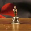 Colgante de campana vintage de latón puro, campana Vajra estilo Tíbet, campana con carácter de fortuna, campana de cobre, colección de campanas de mano, artículo decorativo pequeño