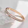 Pulsera Transfronteriza de Acero de Titanio para Mujer, No se Desvanece, Lujo Ligero y de Alta Gama, Pulsera de Acero Inoxidable Chapado en Oro Incrustada con Circonita para Mujer