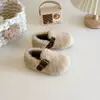 Sapatos felpudos para meninas, novos estilos outono/inverno, sapatos infantis estilo Birkenstock, quentes e confortáveis, sapatos casuais de algodão para meninos e meninas, sapatos de algodão com forro de fleece