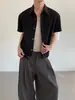 Camisa de manga corta de seda helada con cuello cubano estilo vacaciones de verano para hombre, look casual vintage y relajado, camisa corta protectora del sol