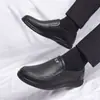 Nova Coleção Primavera 2026 Sapatos Casuais Masculinos de Couro Slip-On Moda Casual para Homens de Meia-Idade e Idosos Sapatos Planos Estilo Pai Antiderrapantes