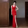Vestido de Noite Vermelho Decote em V Profundo para Mulheres com Babados, Fenda Alta, Ajuste na Cintura, Emagrecedor, Elegante Vestido Longo Cauda de Peixe para Banquetes e Brindes