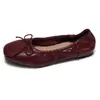 Sapatilhas náuticas baixas, de sola reta, com aumento de altura, estilo mocassim com laço, mocassins franceses macios de sola flexível, sapatos femininos versáteis