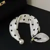 2025 Novo Lenço Longo de Seda com Letras Fivela Magnética Lenço Quadrado Pequeno Feminino Combinando com Camisa Acessórios de Pescoço da Moda Lenço Fino Primavera e Verão