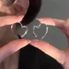 Brincos de Argola Estilo Doce e Cool Garota Picante 2025 Novos Brincos Redondos Simples Acessórios de Argola Personalidade Celebridade da Internet