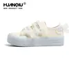 Tênis de Lona Azul Claro Global Feminino 2026 Primavera Novo Cadarço Velcro Sapatos Brancos Estilo Nicho Não Comum Tênis de Skate