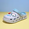 Sandalias tipo zueco para mujer con accesorios de cachorro, para uso exterior en verano, suela suave, antideslizantes, punta cerrada, de doble uso, pantuflas que aumentan la altura