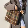 Bolsa de ombro grande de outono e inverno, estilo japonês, estilo Ins, bolsa xadrez para todas as combinações, bolsa de lona feminina, bolsa tote para estudantes e viajantes