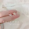 Aretes de Flores 2024 Nuevos Trendy Coreanos Celebridad de Internet Aretes Elegantes Diseño Simple de Nicho Aretes de Flores Pequeñas