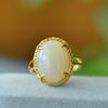 Anillo de jade blanco con incrustaciones de cobre y jade hetiano. Anillo de jade hetiano natural para mujer. Suministro de jade vivo al por mayor.