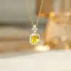 Novo colar quadrado pequeno colorido em zircônia cúbica, banhado a cobre com ouro real, moda de alta qualidade, luxo leve, versátil, direto do fabricante