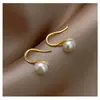 Pendientes de botón de perla de agua dulce sencillos diseño de moda temperamento francés moda zapatos de tacón alto de forma especial Pendientes de celebridad de Internet de perla