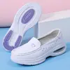 Zapatos de enfermera para mujer al por mayor con suelas suaves, transpirables, no cansan, antideslizantes, resistentes a olores, de altura ajustable, calzado de trabajo específico para hospital