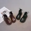Botas Martin de estilo retro con forro de polar para niños, nuevo modelo otoño e invierno 2026, botines cortos de suela gruesa con cuentas para niñas, botas de cuero cálidas y versátiles