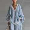Moda Feminina Europeia e Americana 2026 Novo Conjunto de Duas Peças Listrado Azul e Branco com Renda Acabamento Solto Casual Calça Wide-Leg Manga Longa