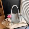 Bolso Mini de Diseño Nicho para Mujer 2025 Nuevo Verano Bolso Cruzado Popular de Este Año Bolso Balde de Mano