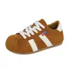 Tênis versáteis de sola grossa para mulheres, novo modelo outono 2026, mocassins casuais esportivos que aumentam a altura