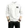 Camiseta blanca de manga larga para hombre, nuevo estilo otoño/invierno 2026, corte holgado, capa base, ropa interior, top casual para adolescentes