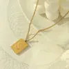 Estilo ins punk europeo y americano material de acero de titanio grabado de letras S colgante cuadrado collar chapado en oro de 18 quilates cadena para ropa joyería