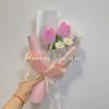 Día de la Mujer 8 de marzo Enviar Novia Ramo de Flores Twist Bar Bolsa de material DIY tejida a mano Flor artificial de tulipán Producto terminado