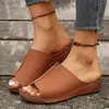 Zapatos de exterior de comercio exterior transfronterizo europeo y americano para mujer, cómodas zapatillas de cuña independientes, sandalias sencillas de talla grande 2024 nuevas para mujer