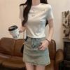 Camiseta Coreana de Cuello Redondo, Hombro Derecho, Manga Corta Decorada con Lazo, Camiseta Corta Ajustada para Mujer, Top Chic para Usar Debajo