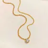 Colar Único de Diamante em Aço Titânio para Mulheres, Luxo Acessível Design de Nicho Francês, Design de Ponta Zircônia Diamante em Garra Corrente de Contas Onda de Arroz para Mulheres