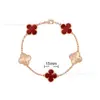 Pulsera Mini Trébol de Cuatro Hojas Flor Única Chapada en Oro Rosa de 18 Quilates con Ágata Roja, Artesanía de Precisión CNC, Directamente de la Fábrica Fuente