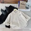 Camisa de otoño para niño 2026 nuevo estilo camisa de algodón puro para primavera y otoño niños 2-3 años top de otoño moderno para niño