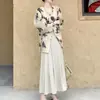 Novo Conjunto de Duas Peças para Mulheres, Estilo Nacional Chinês, Fresco e Elegante, Estampa Linda em Tinta e Lavagem, para Primavera e Outono, Toque de Luxo