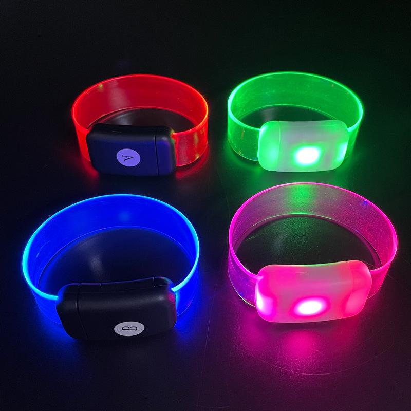 演唱会变色遥控磁吸手环分区场控发光手环粉丝应援荧光手镯定制.jpg