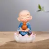 Estatueta Criativa de Monge Zen Pequeno Decoração de Carro Artesanato de Resina para Decoração de Painel Presente para Templo