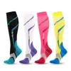 Venta al por mayor del fabricante Nuevos Calcetines de Compresión Deportiva para Hombres y Mujeres Multicolores para Correr al Aire Libre Calcetines Largos de Compresión Calcetines Transfronterizos