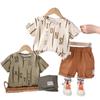 Traje de Verano 2025 Nuevo Estilo Traje Delgado para Bebé Estampado Inglés Versión Coreana Traje de Dos Piezas para Niños Venta al por Mayor