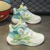 Sapatos Infantis 2026 Novos Tênis de Basquete Respiráveis em Malha para Meninos Crianças Pequenas, Médias e Grandes Calçados de Corrida Antiderrapantes com Solado Macio