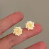 Exquisitos Aretes Pequeños de Flor Rosa Morada Versátiles Elegantes de Alta Gama Nuevos Bestsellers Primavera/Verano 2026