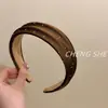 Faixa de Cabelo da Moda Estilo Coreano com Design Único, Elegante Faixa de Cabeça com Strass, Versátil para Sair, Presilha de Cabelo com Toque de Luxo, Acessório de Cabelo