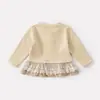 Camiseta de manga larga para bebé e infante con dobladillo de cuadros de malla, nueva base versátil elegante casual de otoño para niñas