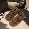 Sapatos peludos de alta qualidade para mulheres, nova coleção outono/inverno 2026, com sola grossa, que aumentam a altura, forrados com fleece, quentes, estilosos, sapatos de algodão de calçar fácil