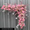 Fila Triangular de Flores para Boda Bosque de Flores Camino de Boda Arco de Bola de Flores Decoración con Postes de Madera Rincón de Flores Escenario de Flores Fondo Flor