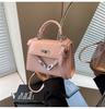 2025 Kelly Primavera Nuevo Candado Bolso Plateado Transfronterizo Lujo Ligero Textura de Alta Gama Bandolera de Hombro Bolso Cuadrado Pequeño para Mujer