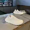 Zapatos de verano para hombre 2024, nuevos zapatos de malla, zapatillas informales, transpirables, de suela gruesa, combinables, sin cordones, calcetines de punto con mosca.