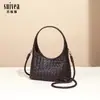 Bolsa de Meia-Lua de Alta Qualidade Transfronteiriça, Nova Bolsa Artesanal, Luxo Leve, Bolsa Versátil de Ombro/Axila para Mulheres, Bolsa Transversal de Nicho